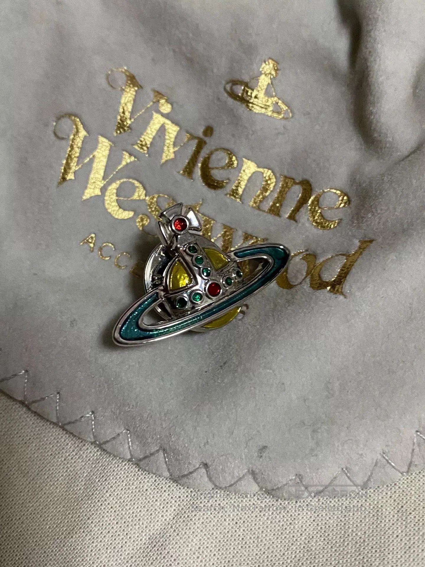 Vivienne Westwood Vivienne Westwood Vintage Badge. Size ONE SIZE - 1 Thumbnail