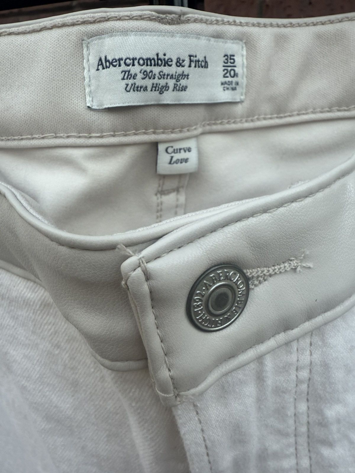 Abercrombie & Fitch ABERCROMBIE FITCH Curve Love Ultra High Rise Straight Jeans Size 41" - 4 Thumbnail