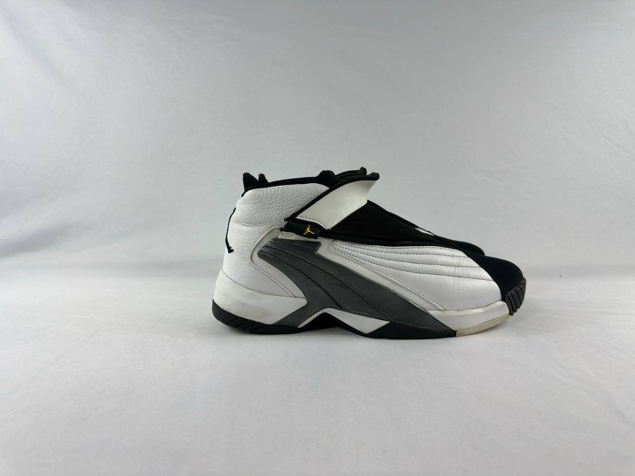 Nike Nike Air Jordan Jumpman Swift 'White Black' AT2555-100 Size US 12 / EU 45 - 1 Thumbnail