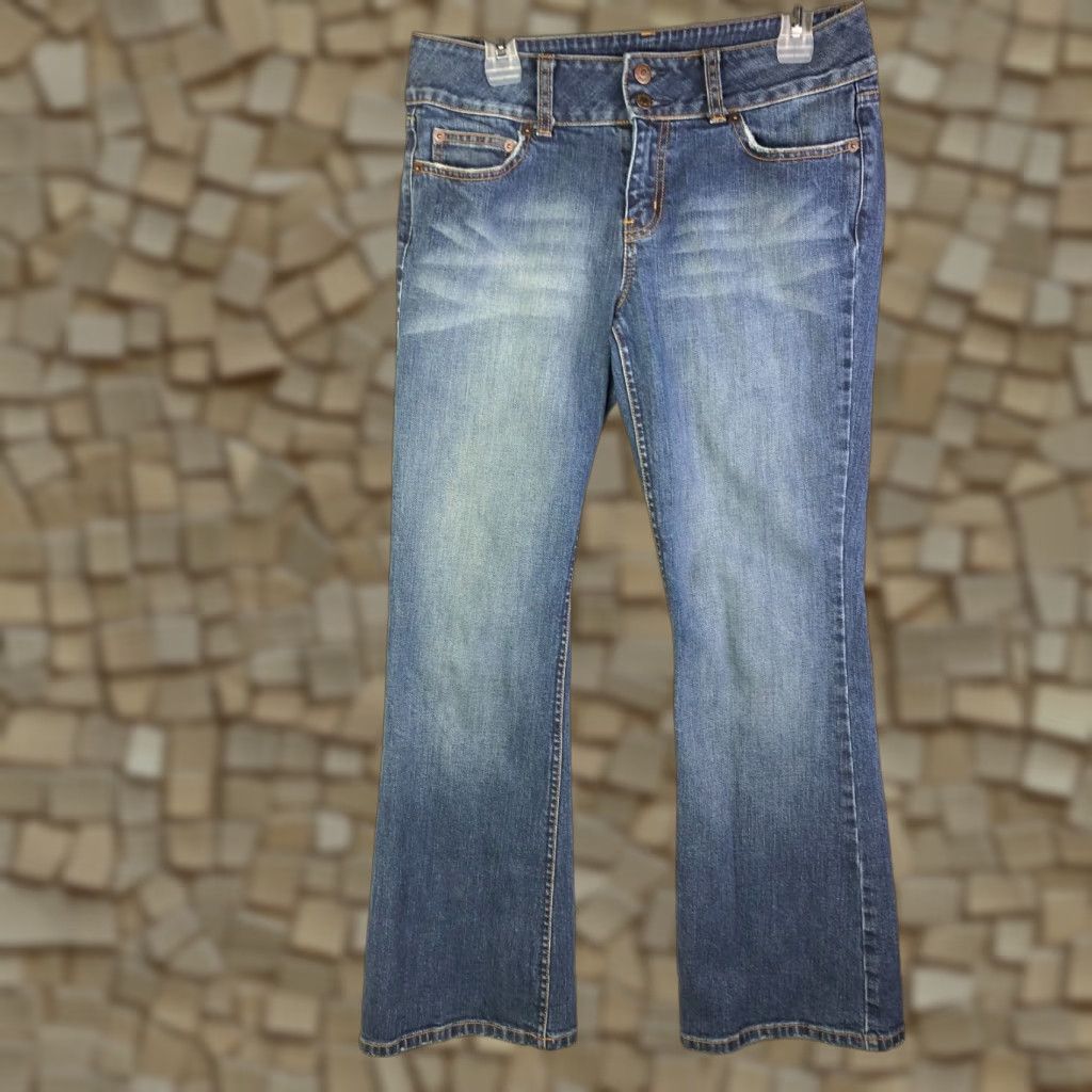 Denime London Jeans Jeans Bootcut Womens Size 8 Blue Denim Mid Rise Stretch Regular Inseam 28 in Cotton Denim Size 30" / US 8 / IT 44 - 1 Thumbnail