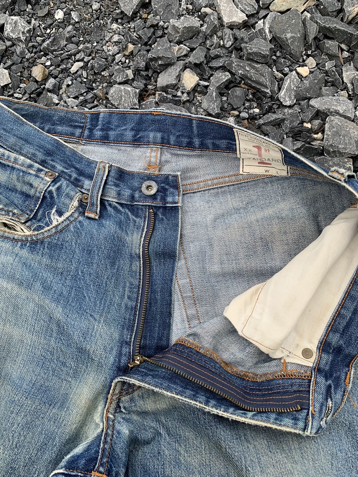 Japanese Brand VINTAGE FIRST STANDARD CO RUSTY FADED DISTRESSED DENIM Size US 33 - 15 Thumbnail
