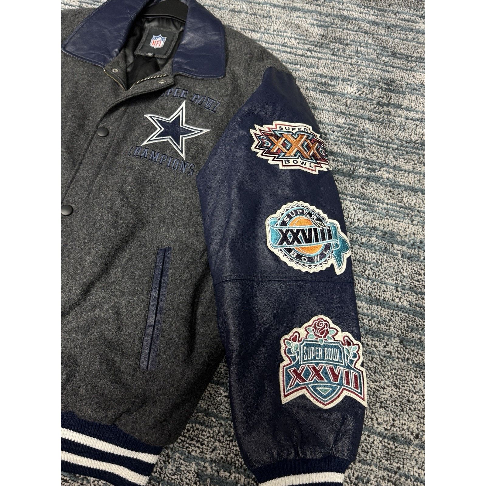 NFL Dallas Cowboys Súper Bowl Champions Varsity Jacket Sz L NFL Size US L / EU 52-54 / 3 - 15 Thumbnail
