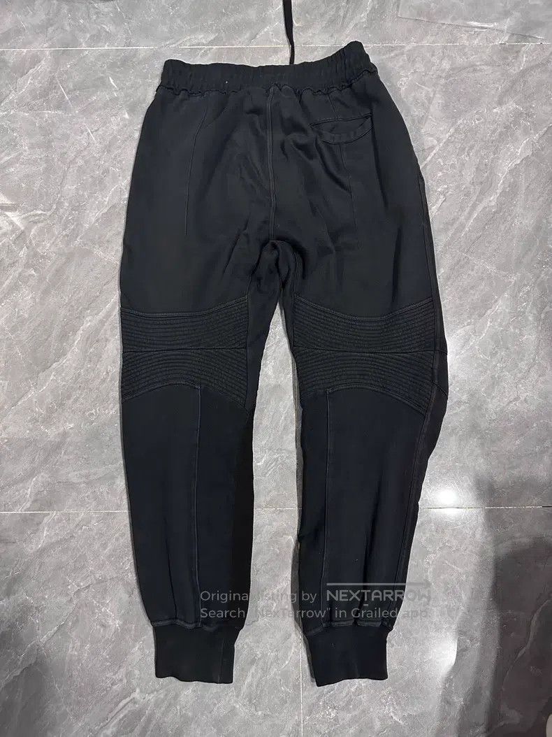 Haider Ackermann Haider Ackermann size L Black Pleated Tapered Pants Size US 26 / EU 42 - 2 Thumbnail