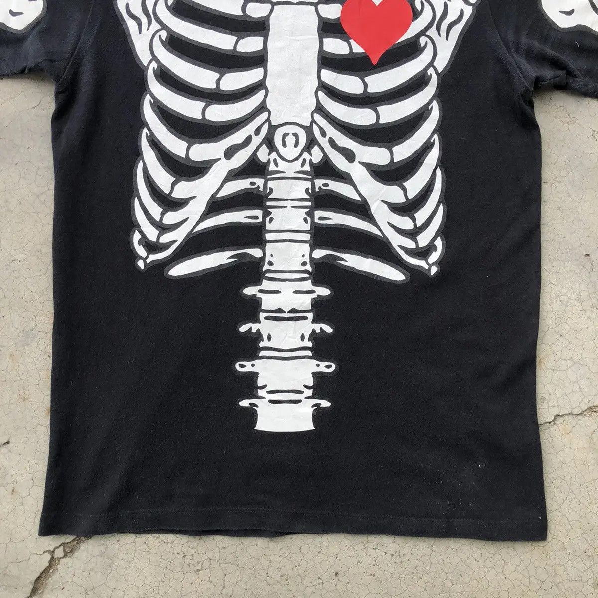 Japanese Brand Faded Black Skeleton/Skull Punk Short Sleeve Shirt Size US S / EU 44-46 / 1 - 5 Thumbnail