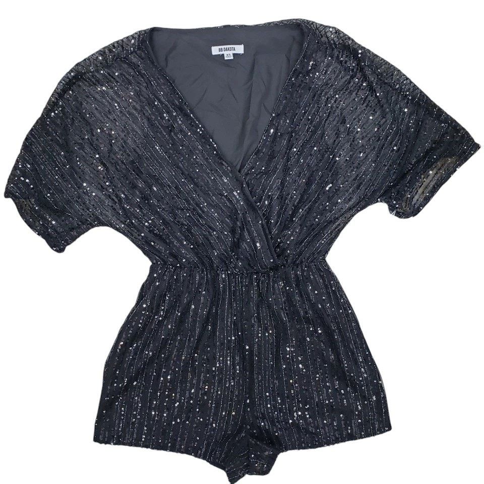 BB Dakota BB Dakota Sequin Romper Women XS V-Neck Kimono Sleeves Lined Size 26" / US 2 / IT 38 - 4 Thumbnail