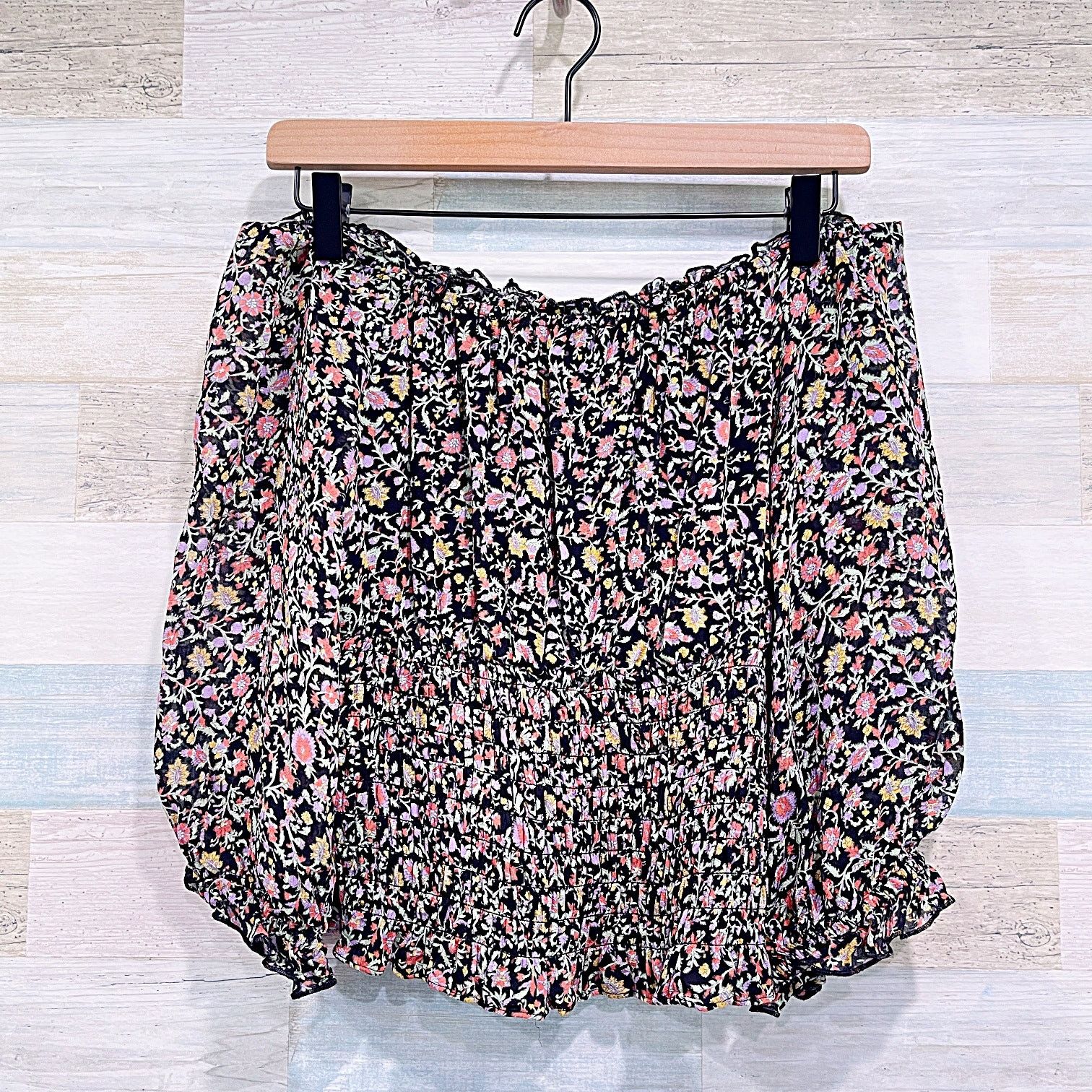 Anthropologie Anthropologie Lucia Smocked Off The Shoulder Chiffon Top XS Size XS / US 0-2 / IT 36-38 - 1 Thumbnail