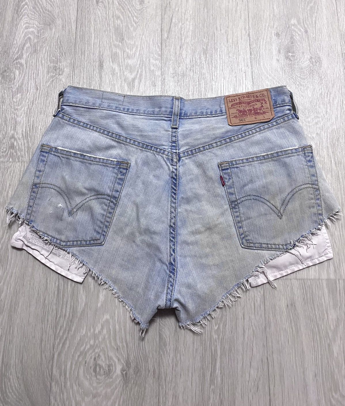 Levi's Vintage Clothing Women’s Levi’s Urban Renewal Washed Blue Mini Shorts Rework Size 29" - 17 Thumbnail