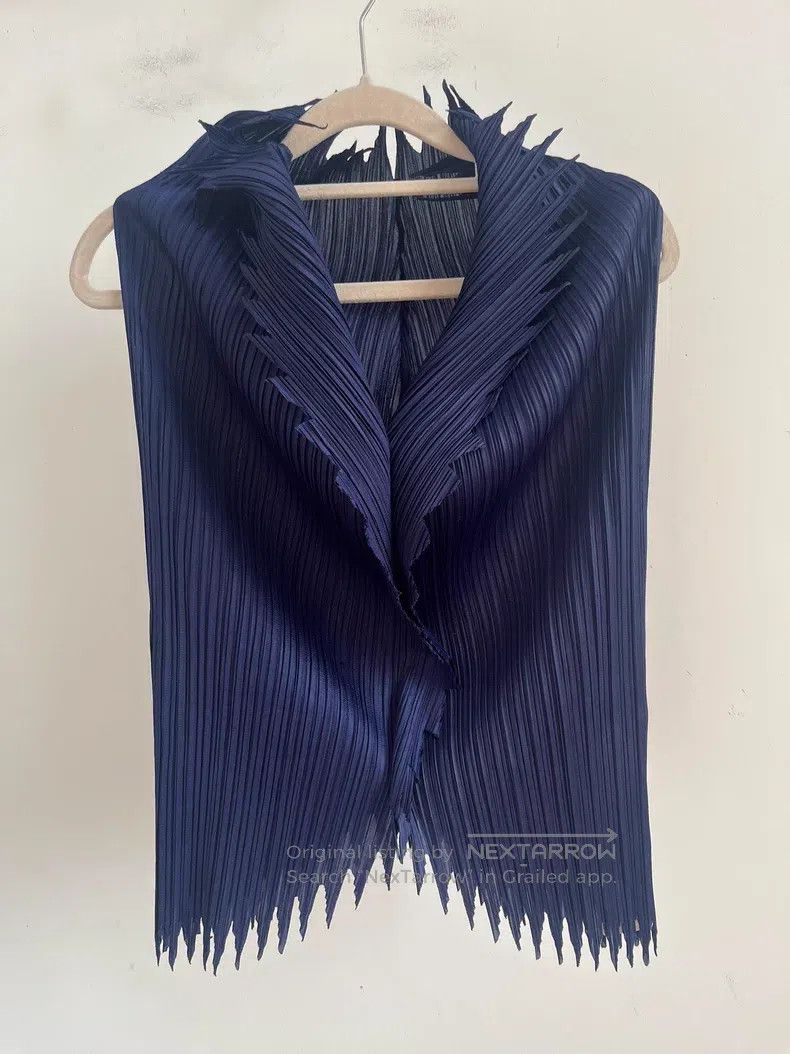 Issey Miyake Issey Miyake Blue Small Zigzag Top Size L / US 10 / IT 46 - 1 Thumbnail