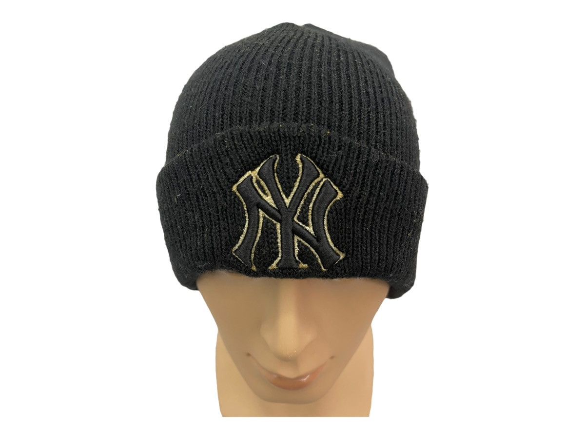 MLB ew York Yankees Black Beanie - Gold Outline Embroidered Logo Size ONE SIZE - 4 Thumbnail