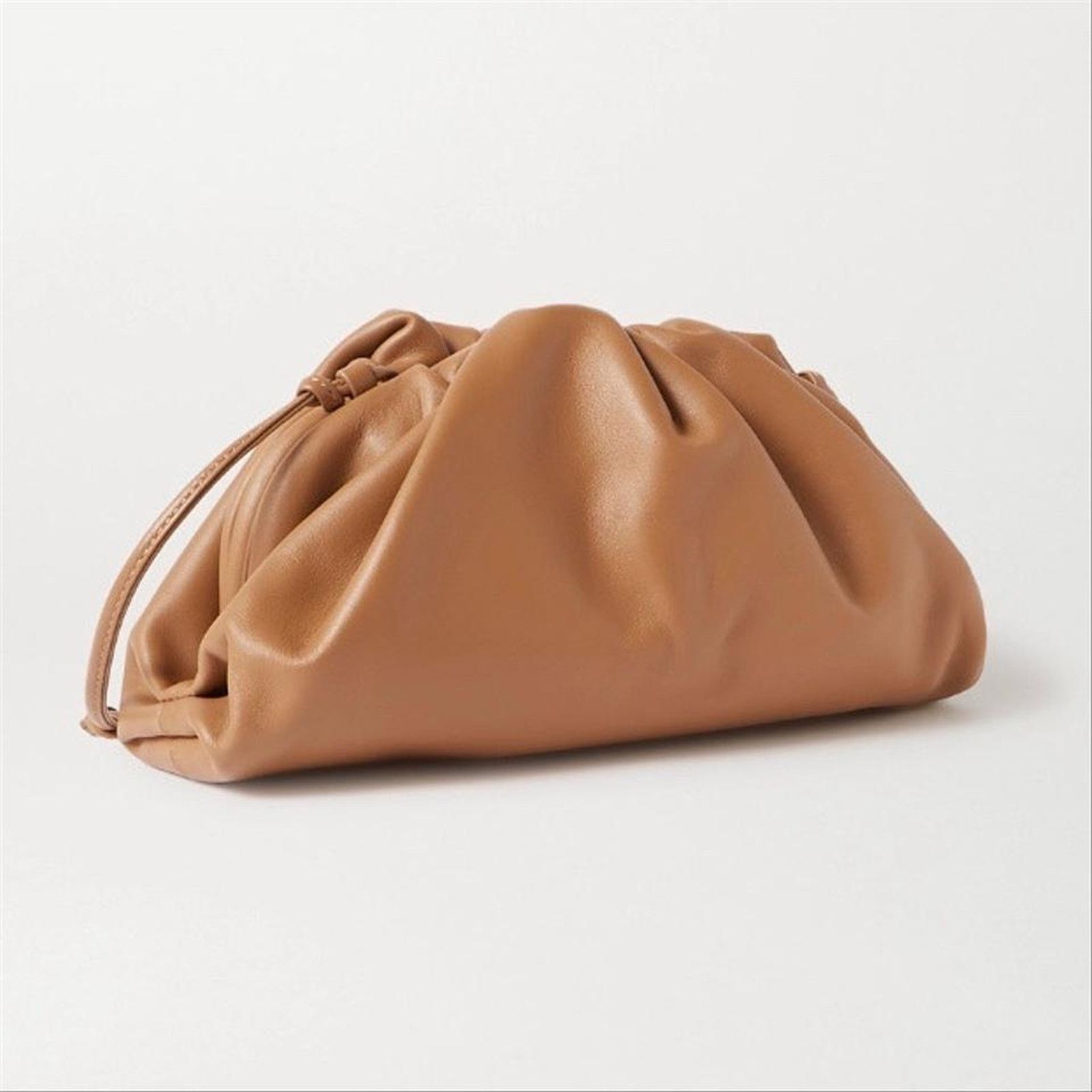 Bottega Veneta The Pouch small cloud leather clutch cross body bag Size ONE SIZE - 4 Thumbnail