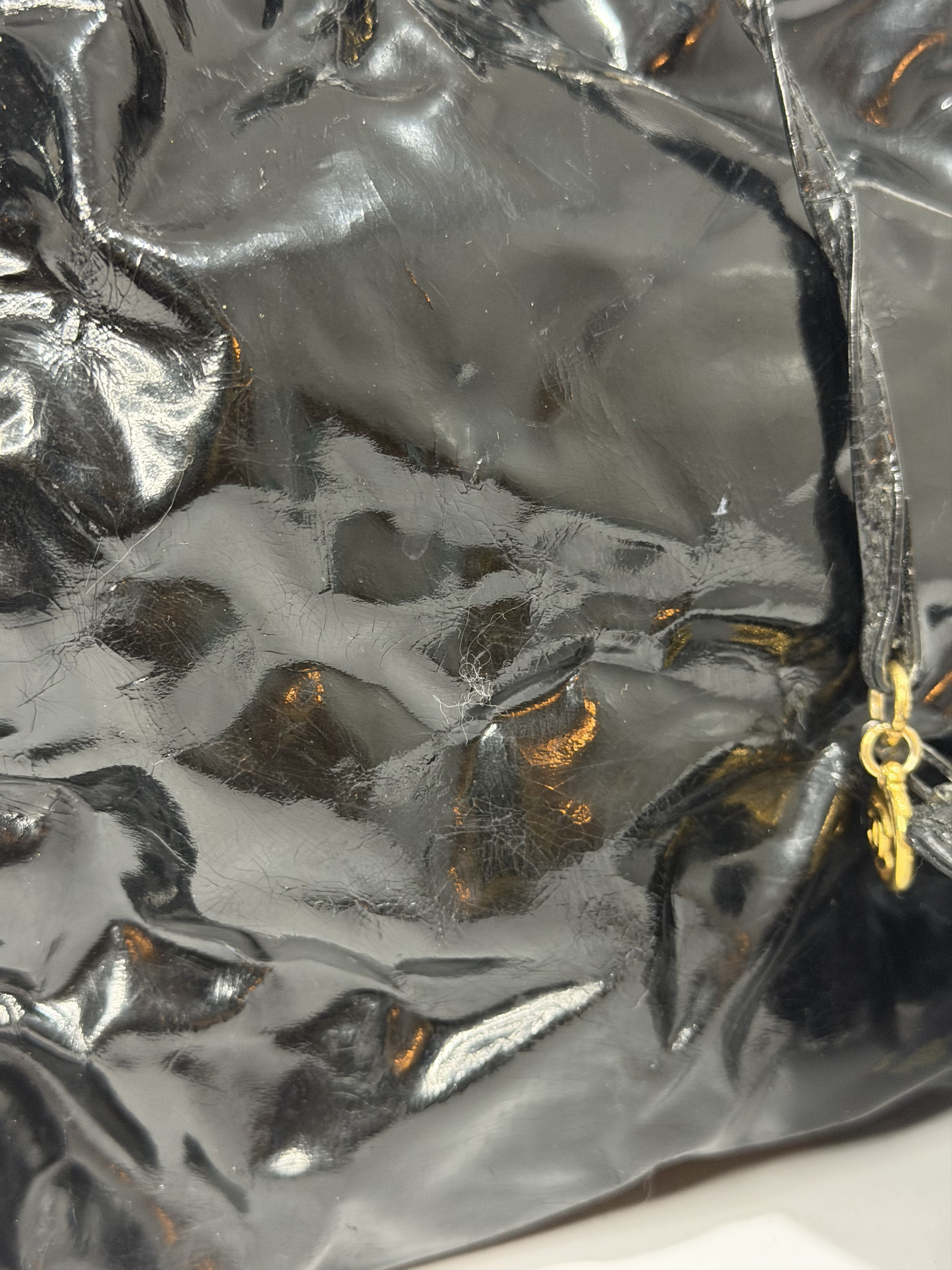 Chanel Vintage Chanel CC Patent Bucket Bag Size ONE SIZE - 5 Thumbnail