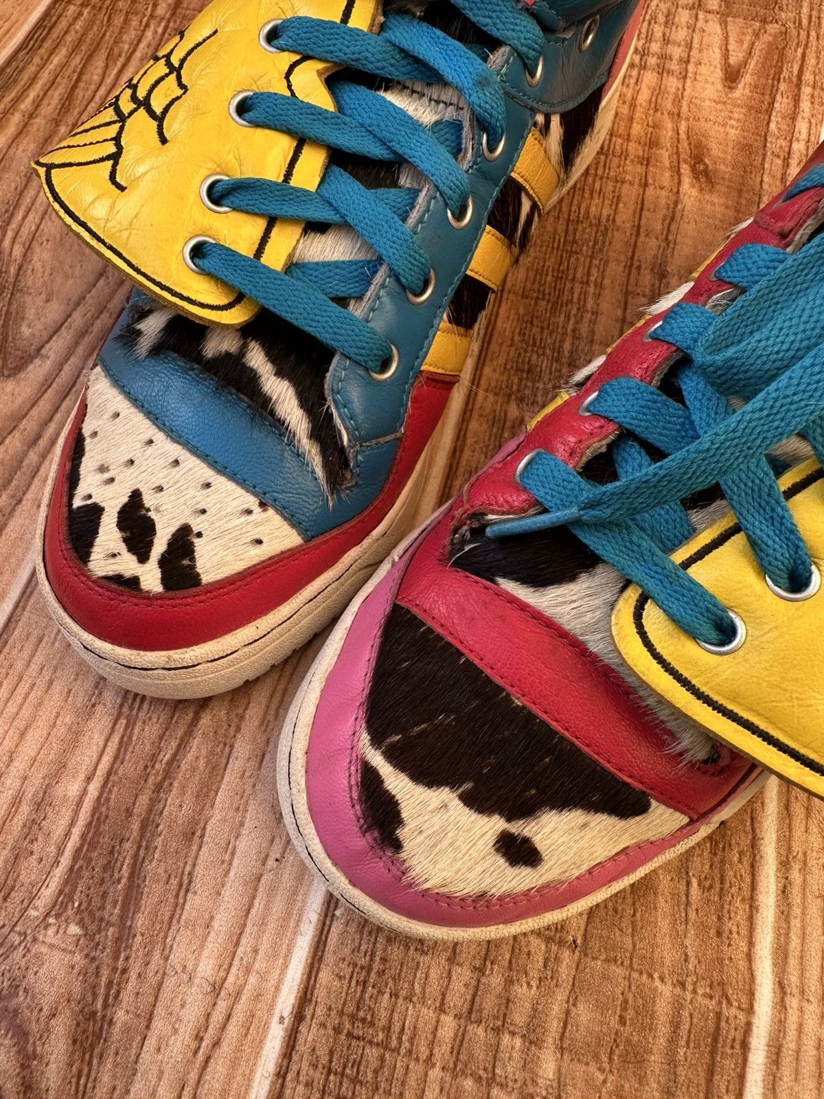 Adidas × Jeremy Scott Adidas Jeremy Scott 2NE1 Wings Avant Garde High Sneakers Size US 8.5 / EU 41-42 - 17 Thumbnail