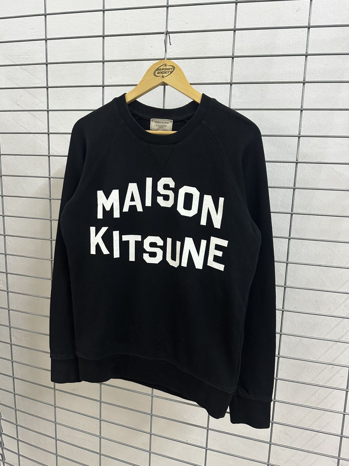 Maison Kitsune Rare Beautiful Maison Kitsune Spell Out Crewneck Sweatshirt Size US S / EU 44-46 / 1 - 3 Thumbnail