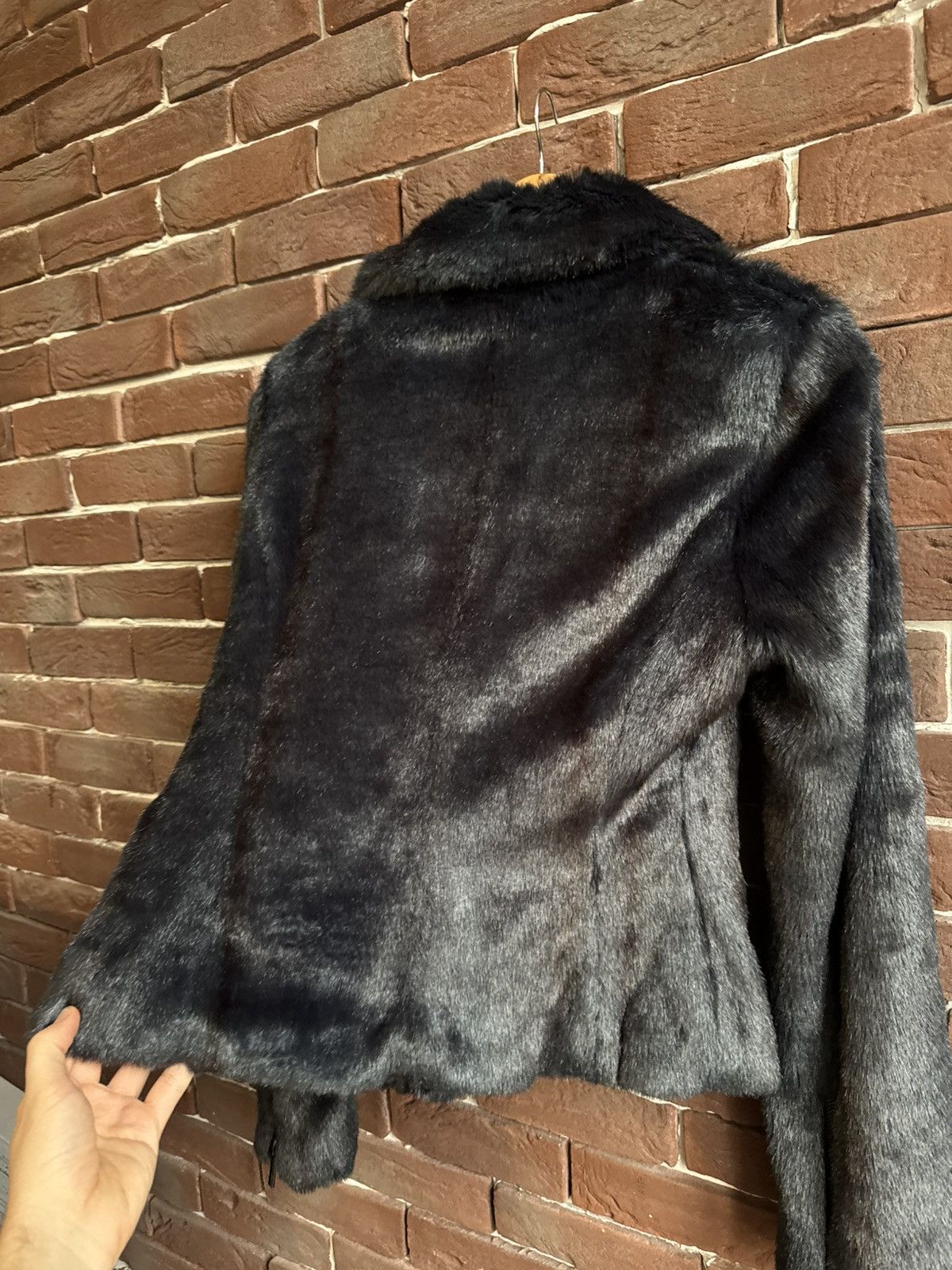 Armani Vintage Y2K Armani Jeans Faux Fur Black Zip Jacket Designer Size M / US 6-8 / IT 42-44 - 11 Thumbnail