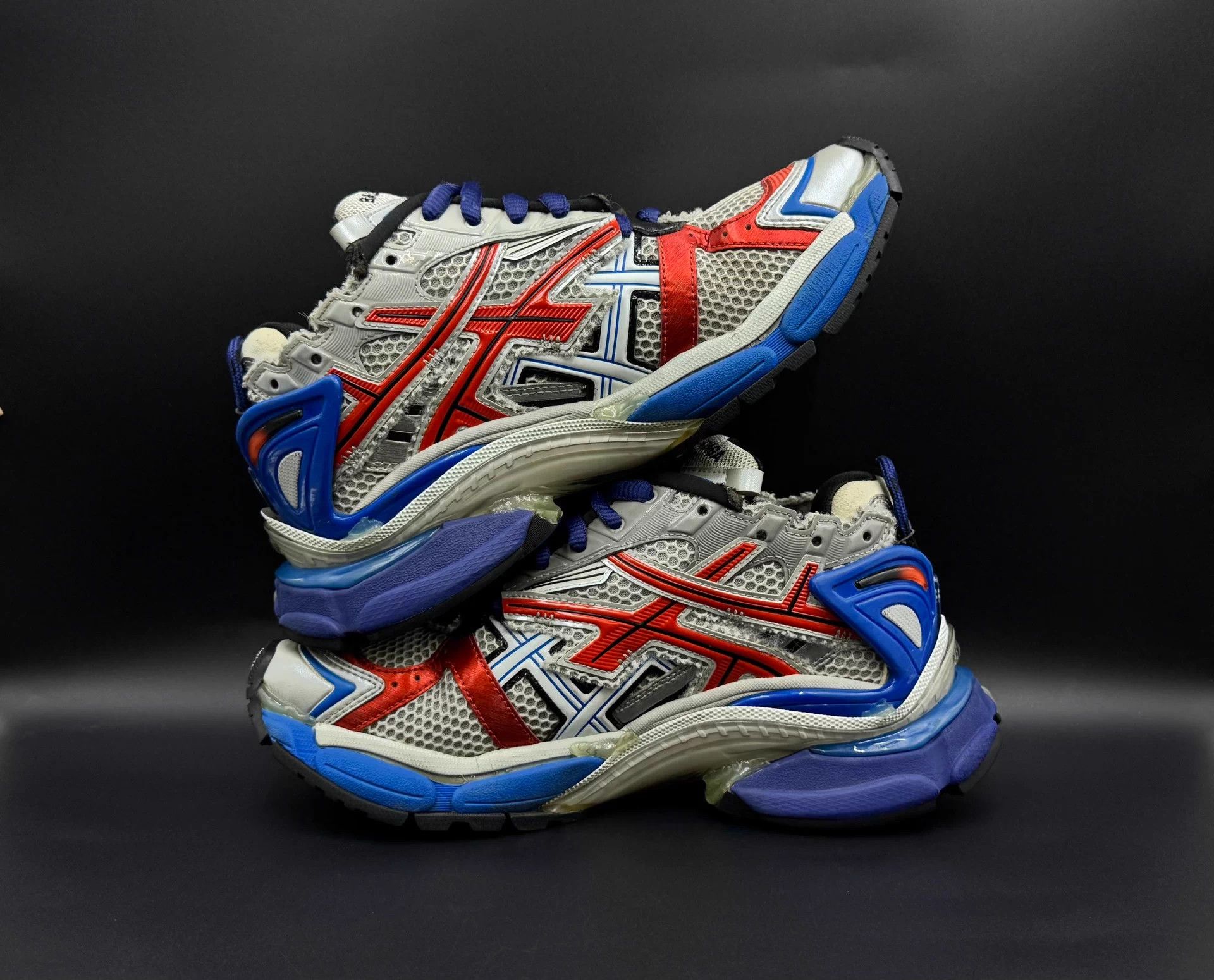 Balenciaga Balenciaga Runner men's gray/blue/red distressed low top Size US 7 / EU 40 - 4 Thumbnail