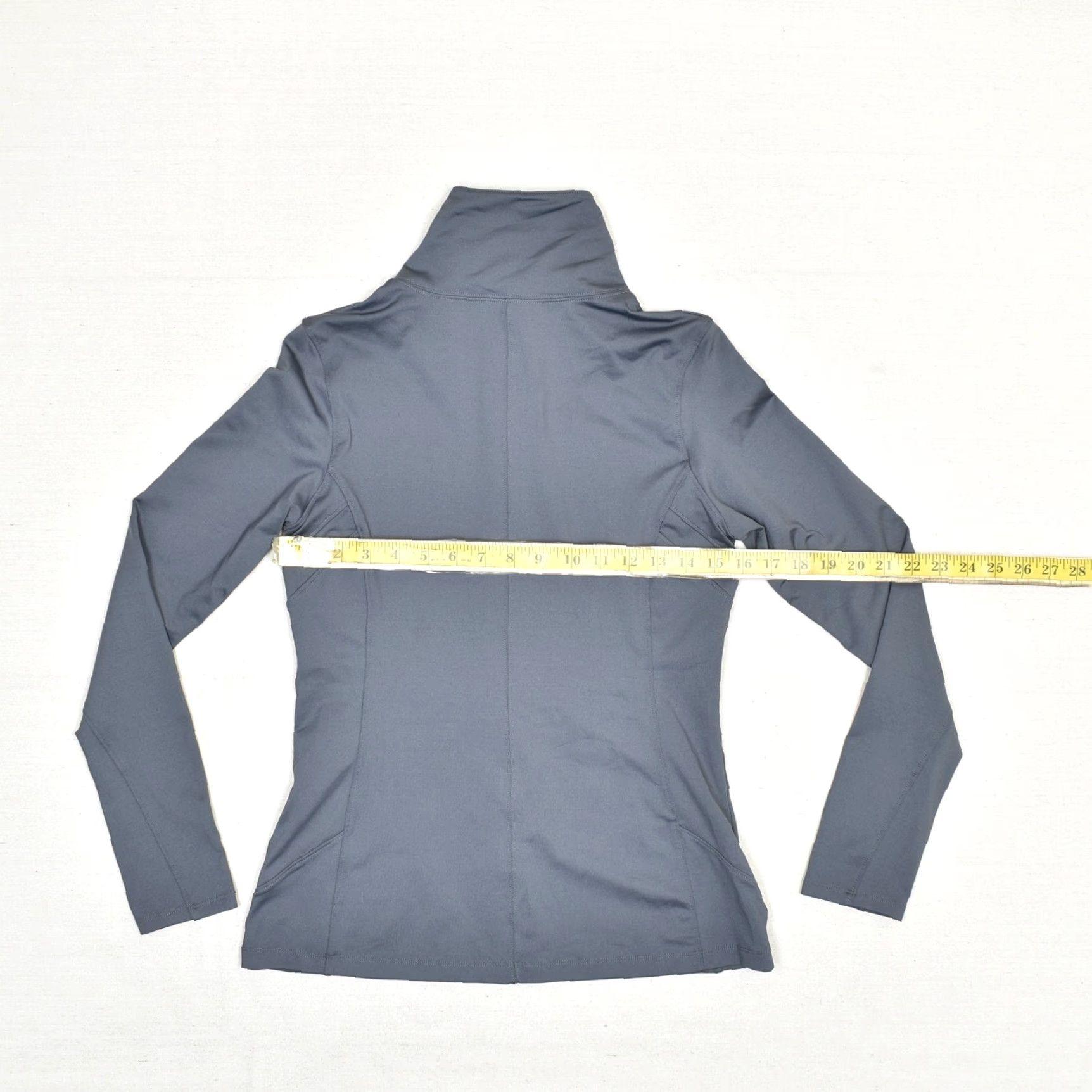 Under Armour Under Armour Women Full Zip Jacket Solid Polyester Gray Size S Fitted All Season Jacket Womens Gray Solid Full Zip Polyester S Size S / US 4 / IT 40 - 4 Thumbnail