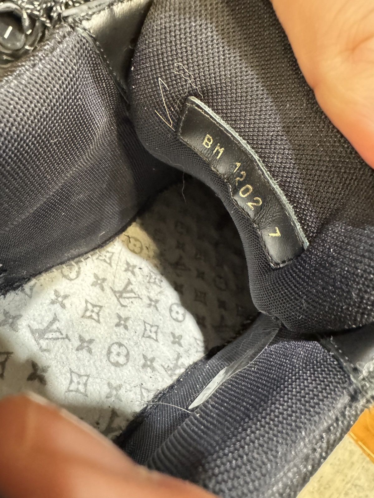 Louis Vuitton Lv Louis Vuitton Trainers Size US 7 / EU 40 - 12 Thumbnail