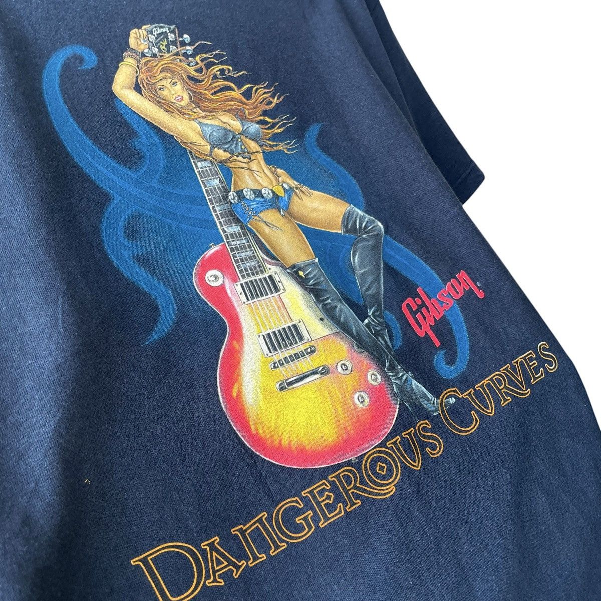 Vintage Gibson Guitars Dangerous Curves 2000s Promo Tee Size US L / EU 52-54 / 3 - 5 Thumbnail