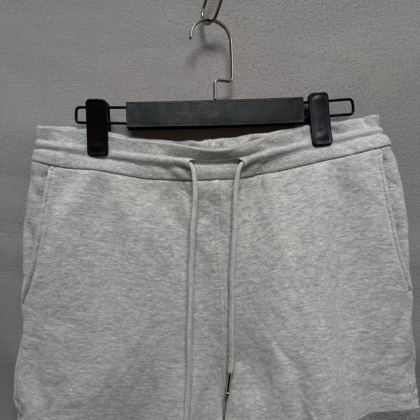 Thom Browne THOM BROWNE TB 4-Bar Drawstring Shorts Grey M (99%) Size US 35 - 2 Thumbnail