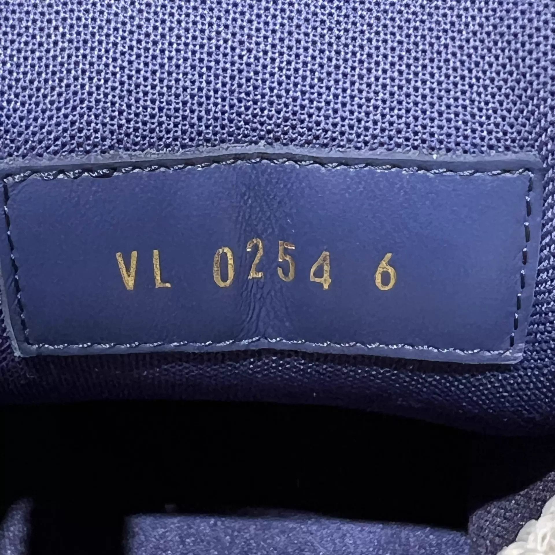 Louis Vuitton LV Trainer maxi Valentine's Day Blue Pudgy UK6 40 Size US 7 / EU 40 - 8 Thumbnail