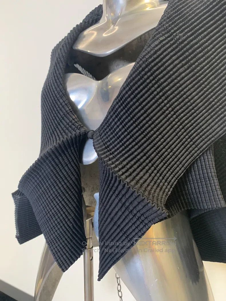 Issey Miyake Issey Miyake Black Deformed Ruffled Cardigan Size M / US 6-8 / IT 42-44 - 2 Thumbnail