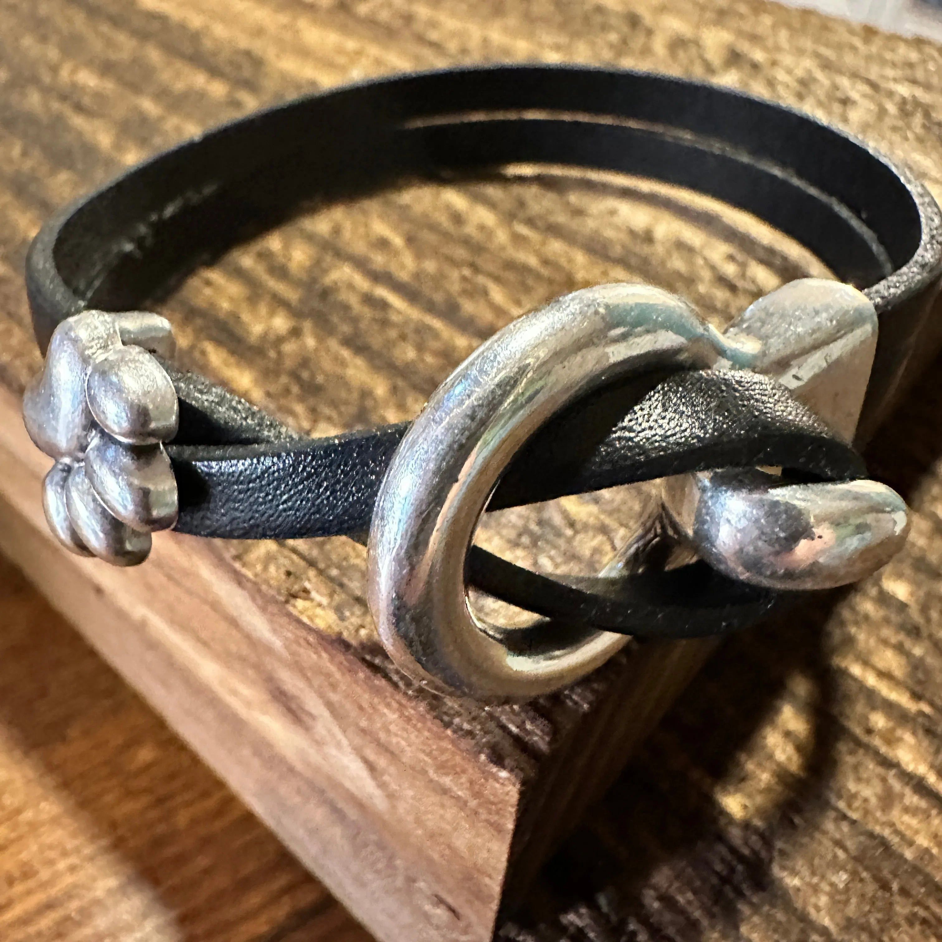 Other Boho Hippie Black Leather Pet Paw Circle Buckle Cuff Bracele Size ONE SIZE - 3 Thumbnail