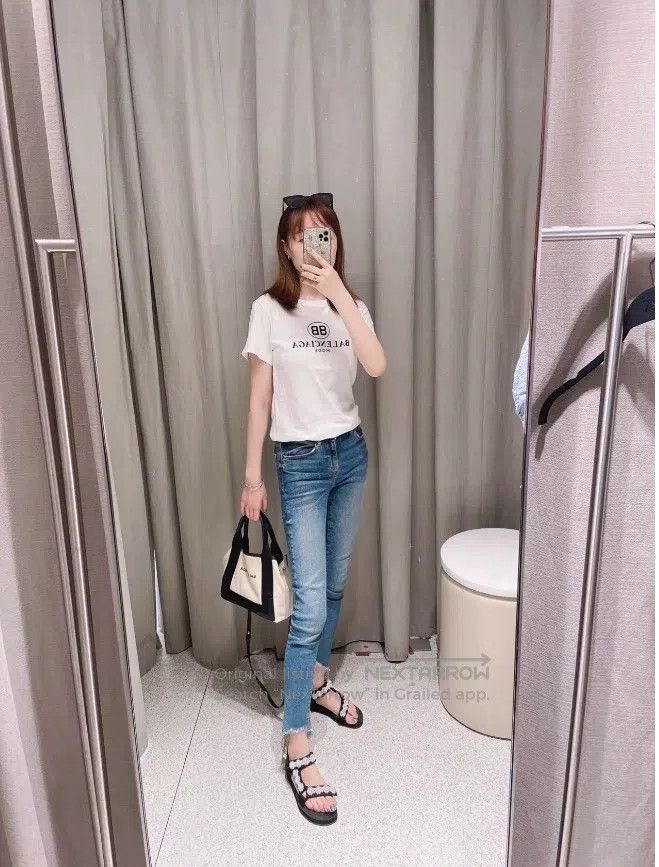 Balenciaga Balenciaga Letter Logo Short Sleeve T-Shirt, Female S size Size US S / EU 44-46 / 1 - 4 Thumbnail