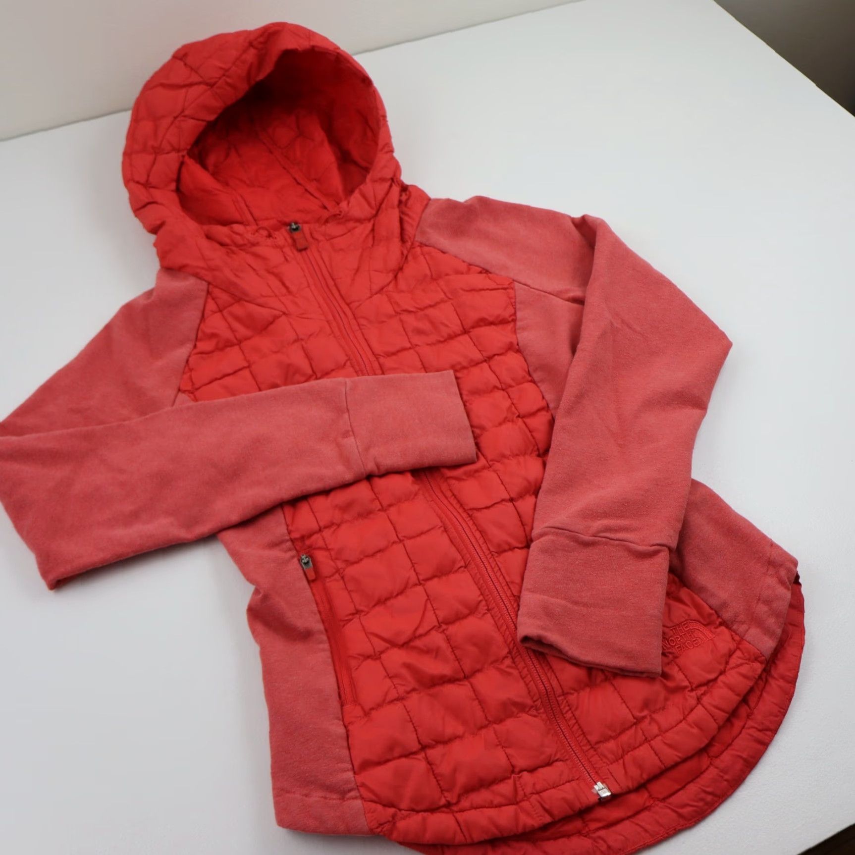 The North Face The North Face Endeavor Puffer Jacket Womens XS Pink Thermoball Hooded Slim Zip Pocket Windproof Size XS / US 0-2 / IT 36-38 - 4 Thumbnail