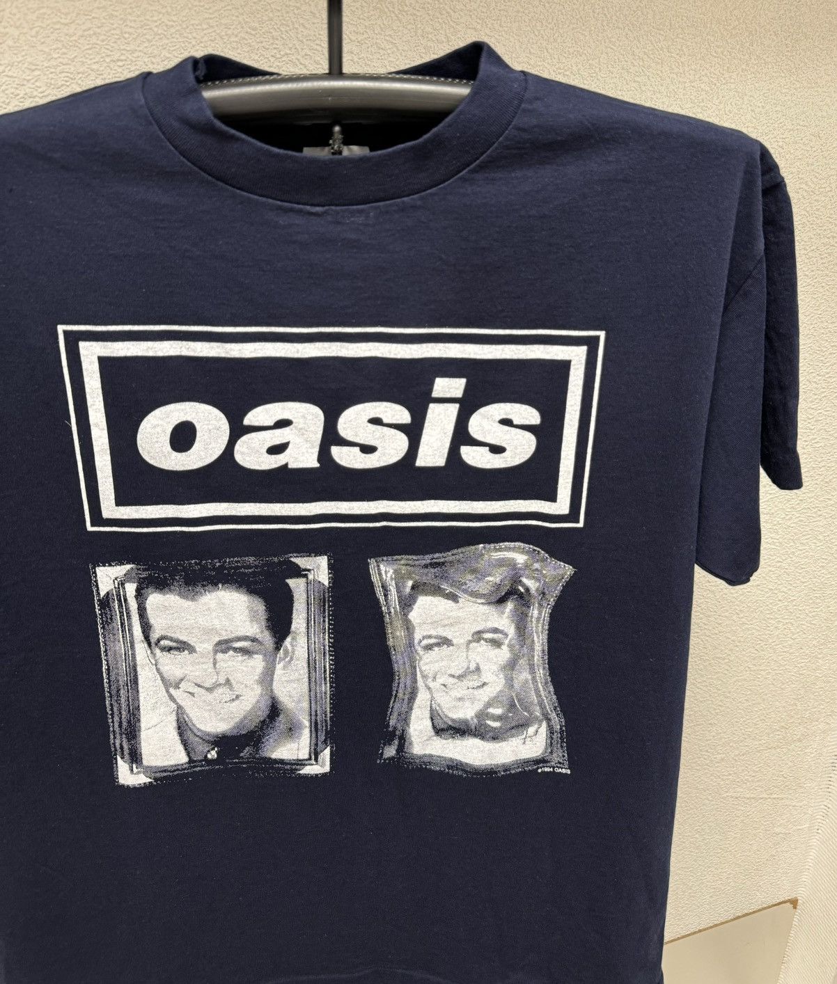 Band Tees Oasis vintage single t-shirt 1994 L-Xl sz Size US L / EU 52-54 / 3 - 4 Thumbnail