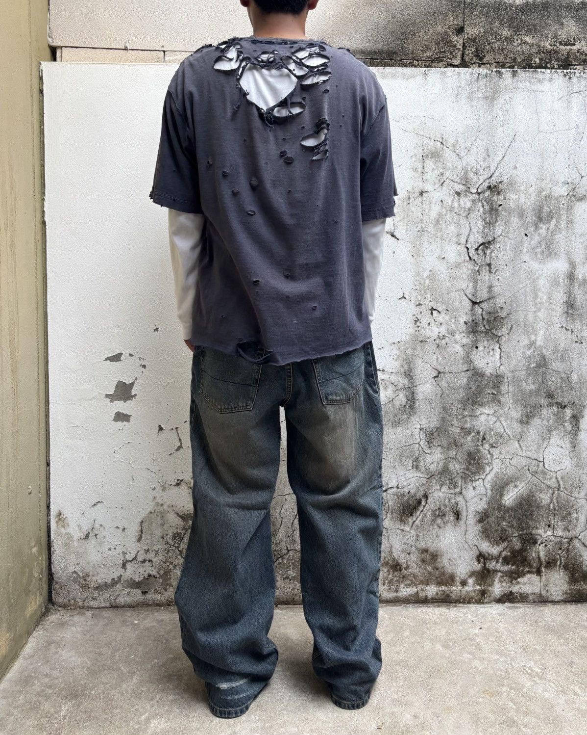 Carhartt Thrashed Carhartt Faded T Shirt Distressed Navy ERD GRUNGE Size US L / EU 52-54 / 3 - 10 Thumbnail