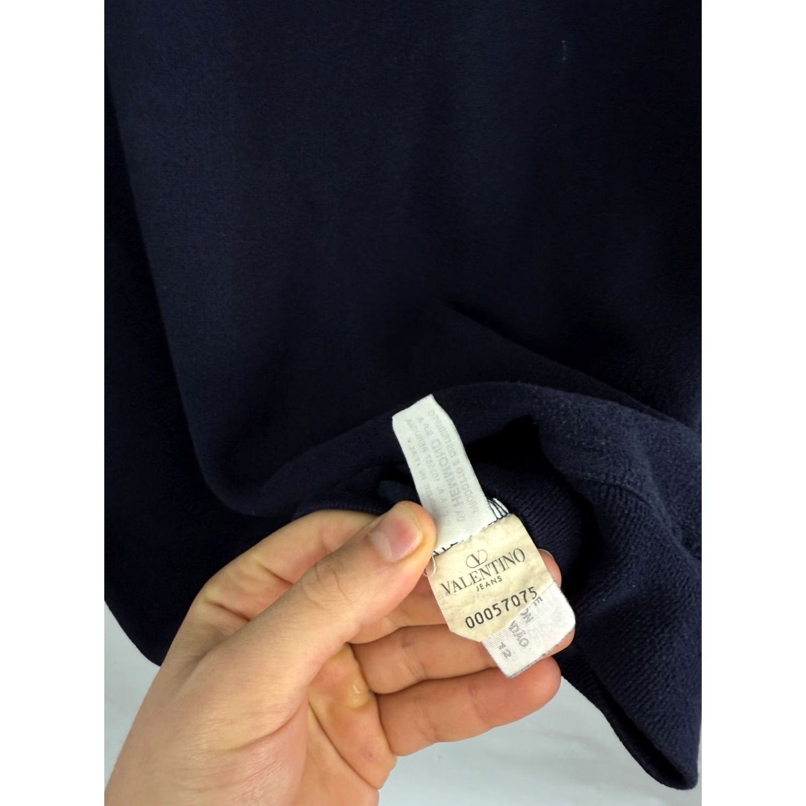 Valentino VINTAGE Valentino Sweatshirt Mens L Dark Blue 90s Y2K Made in Italy Size US L / EU 52-54 / 3 - 7 Thumbnail