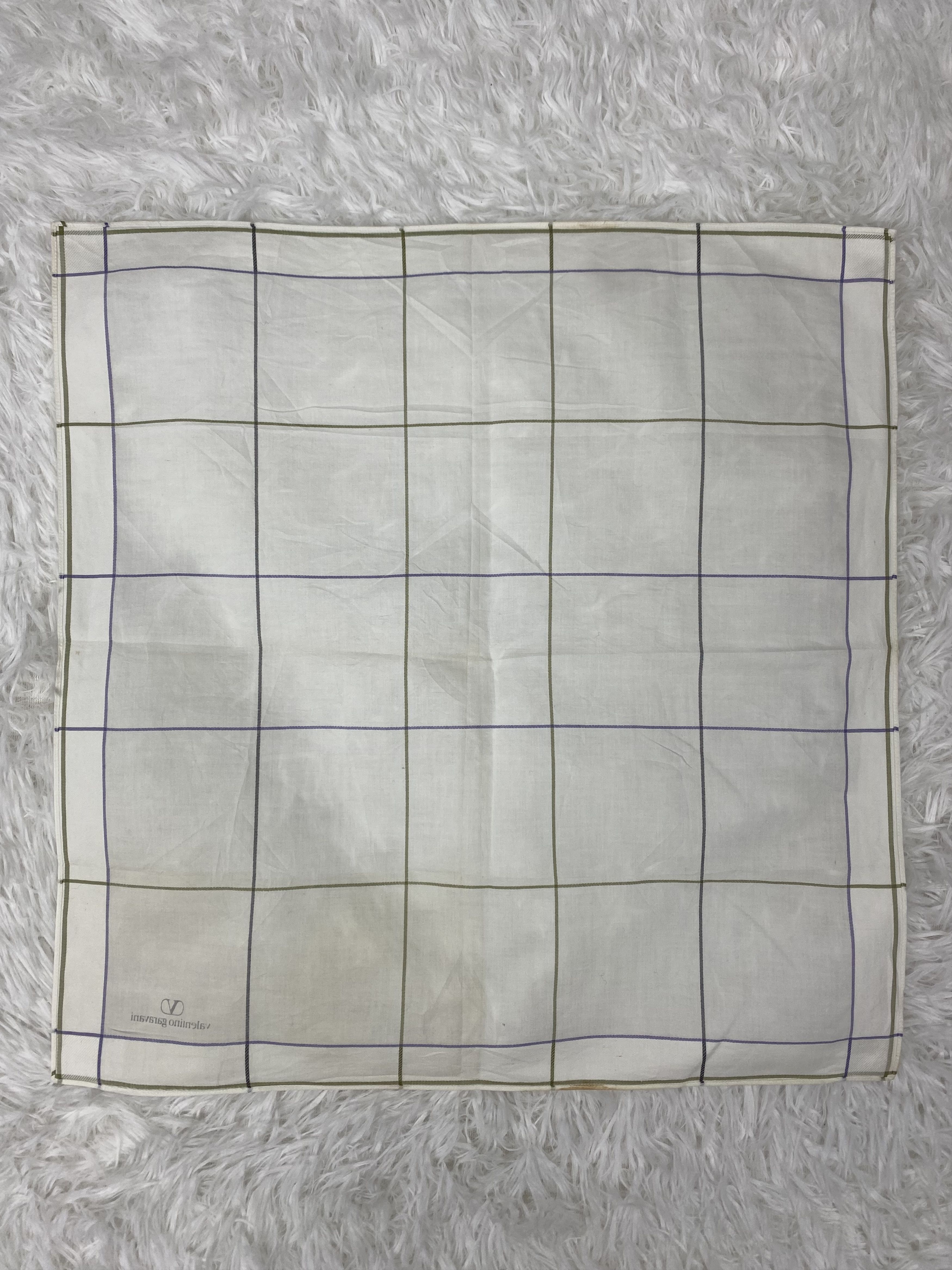 Valentino × Vintage Vintage Valentino Garavani Handkerchief Neckerchief PH0721 Size ONE SIZE - 4 Thumbnail