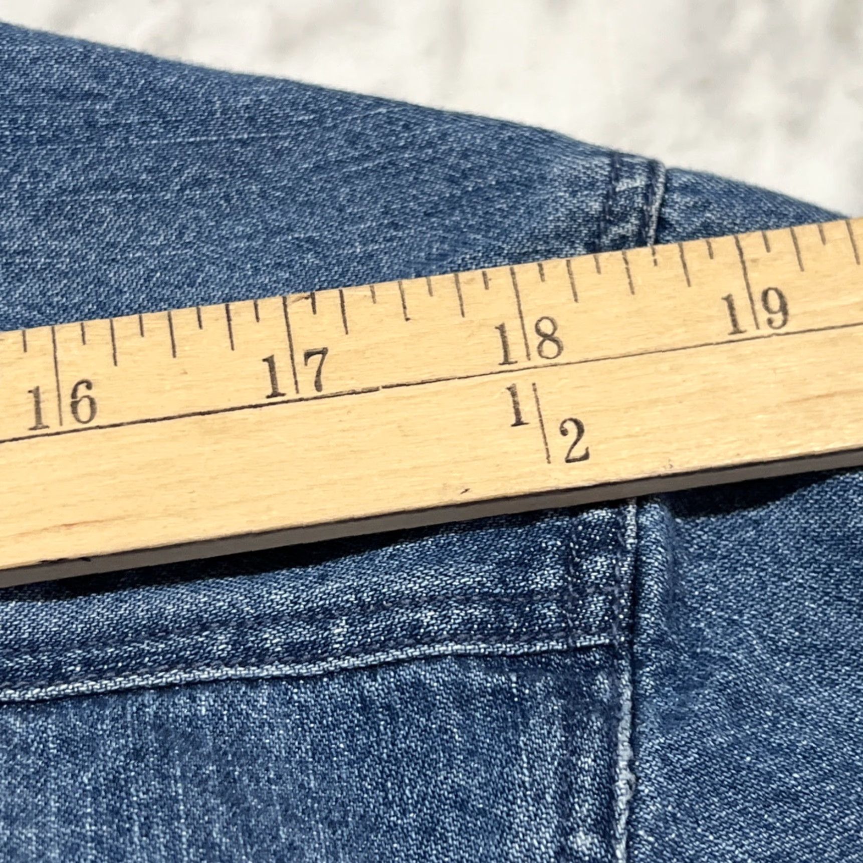 Van Heusen VAN HEUSEN Denim Shirt Women XS FOR HER Long Sleeve Button Front Cotton Blue Vtg Size XS / US 0-2 / IT 36-38 - 7 Thumbnail