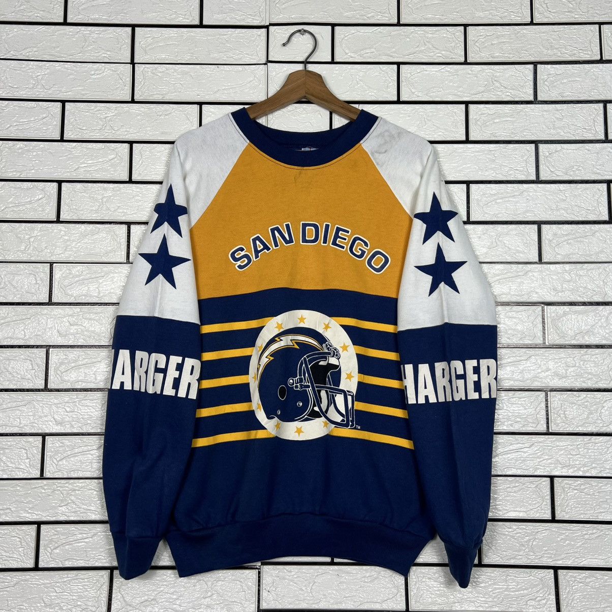 Vintage SAN DIEGO CHARGERS Big Logo Sweatshirt Made in Usa 4200-C192 Size US L / EU 52-54 / 3 - 7 Thumbnail