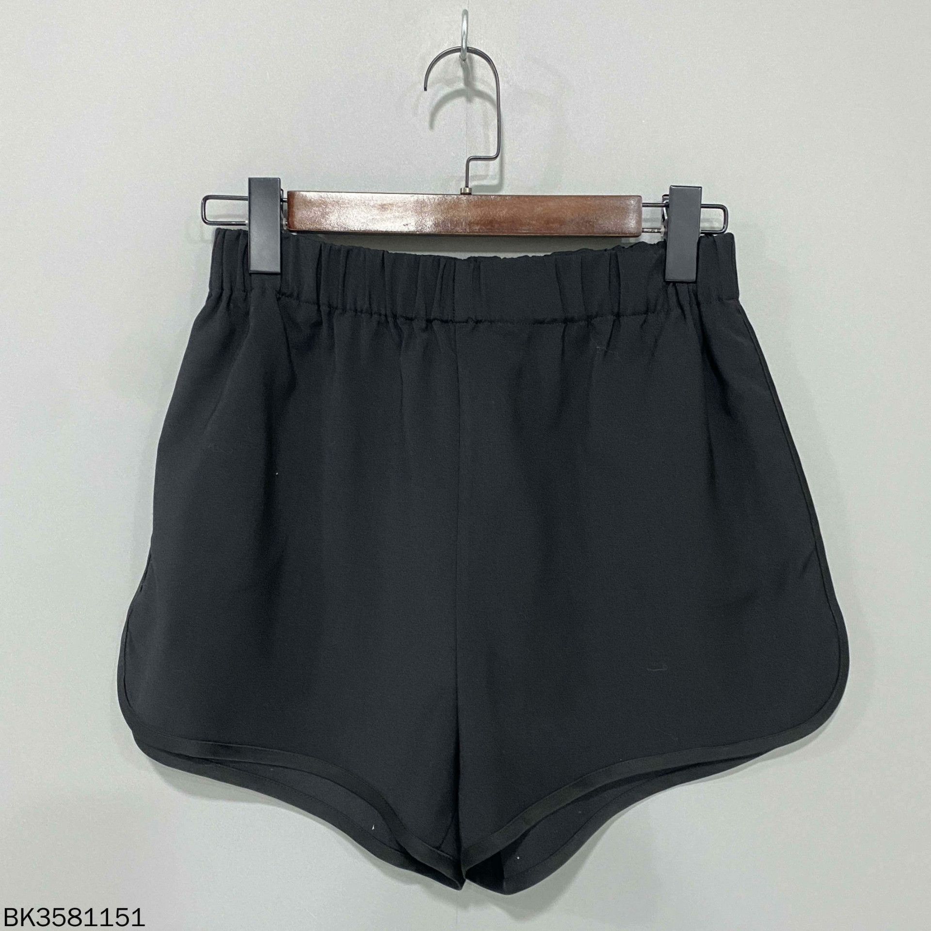 Loewe Loewe Casual Black Shorts 30 Men Size US 30 / EU 46 - 1 Thumbnail