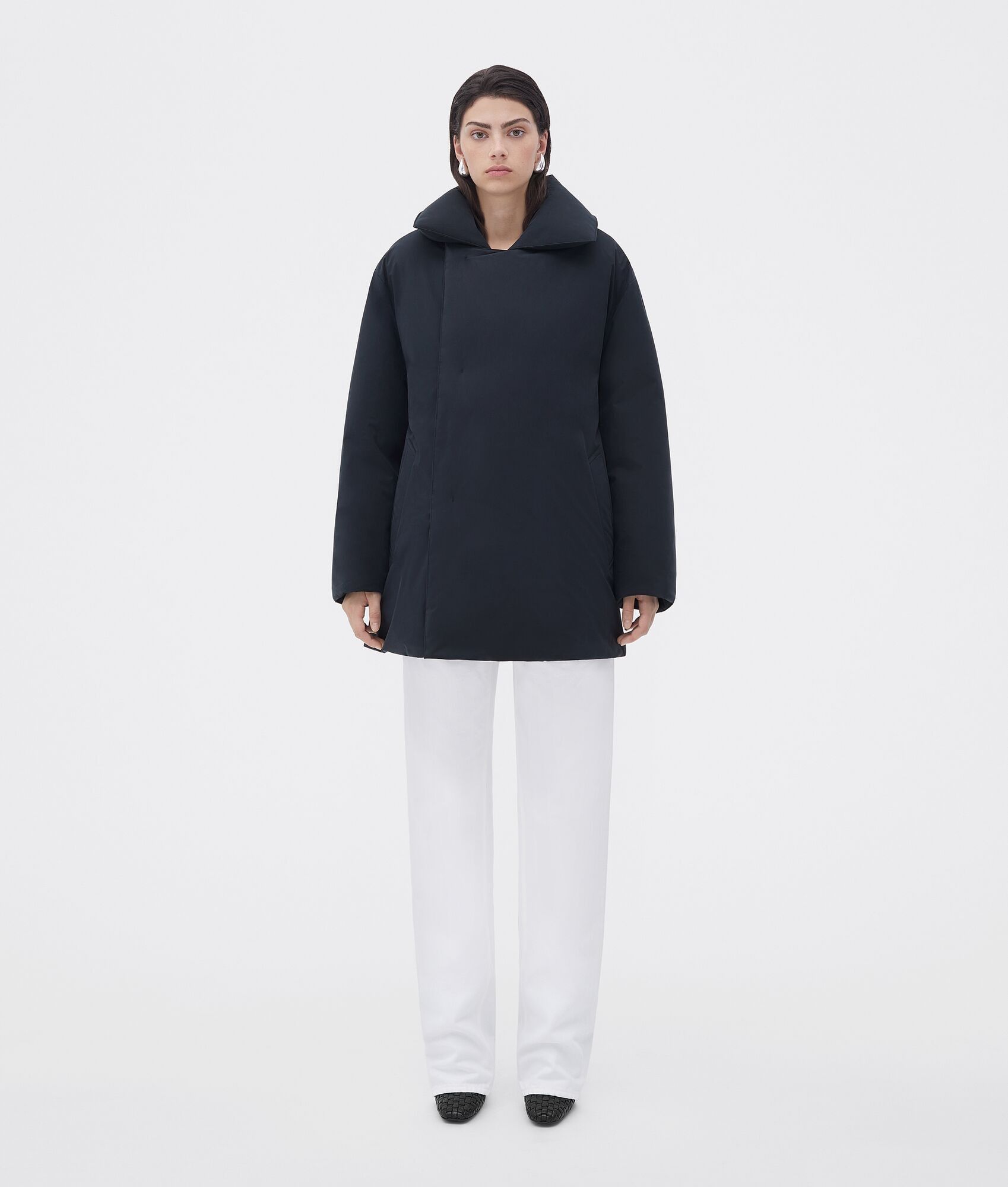 Bottega Veneta o1n1vont0225 Frosted Poplin Puffer Jacket in Dark Navy Size XS / US 0-2 / IT 36-38 - 4 Thumbnail