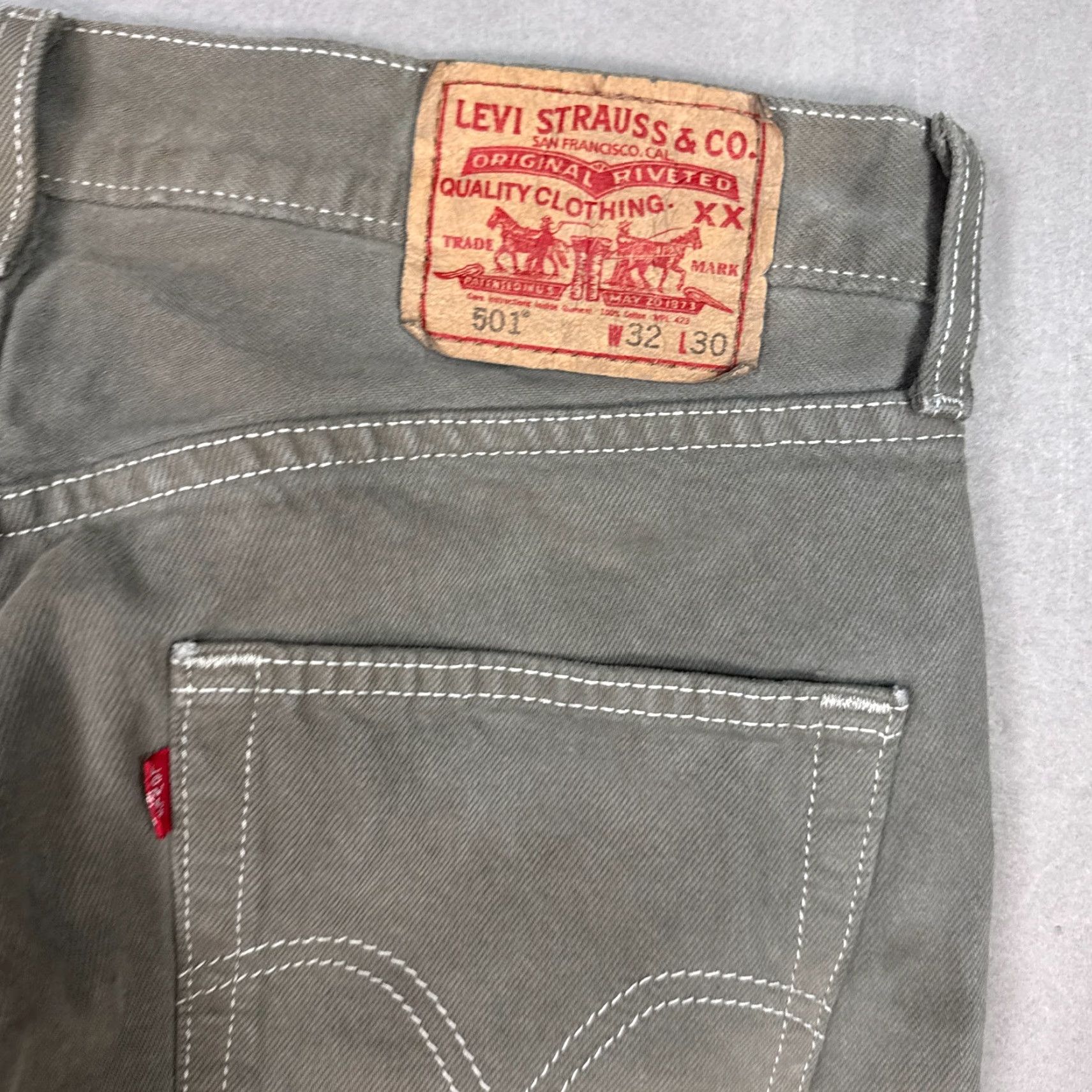 Levi's Levi's 501 Jeans Mens 32x30 Gray Denim Straight Button Fly Size US 32 / EU 48 - 7 Thumbnail