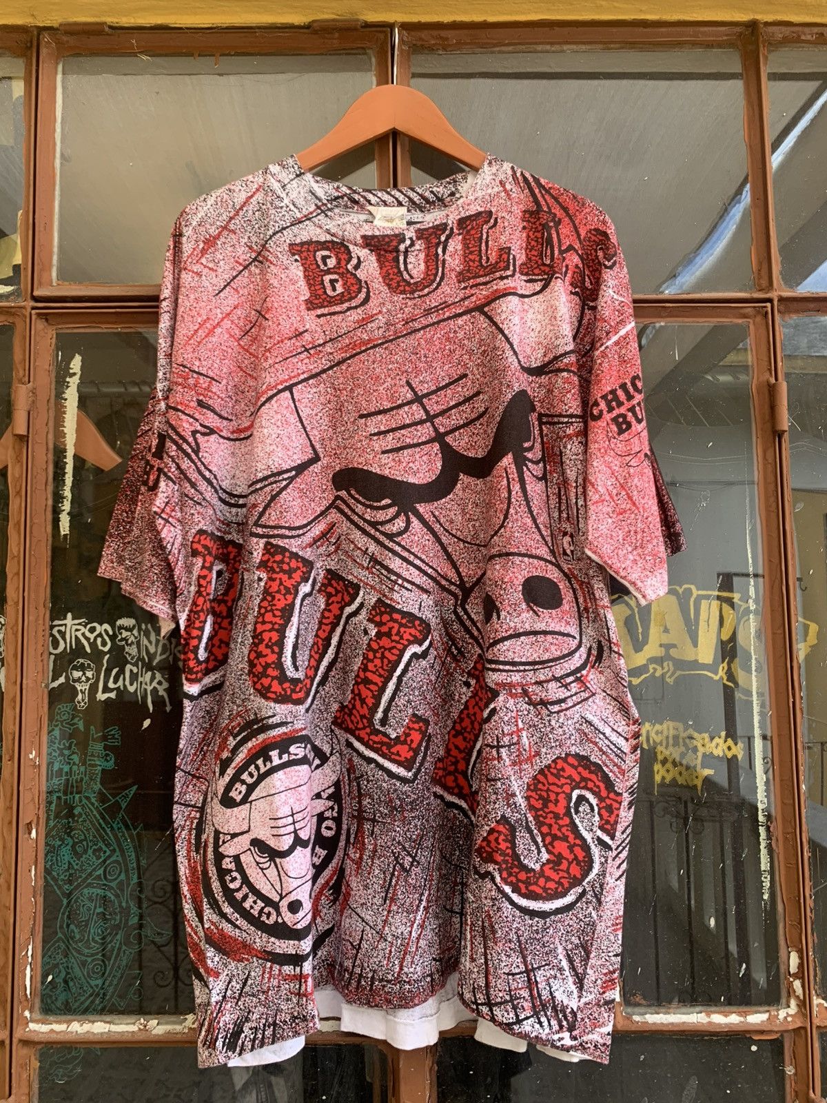 Vintage Vintage 90s Chicago Bulls Magic Johnson T’s Size US XL / EU 56 / 4 - 1 Preview