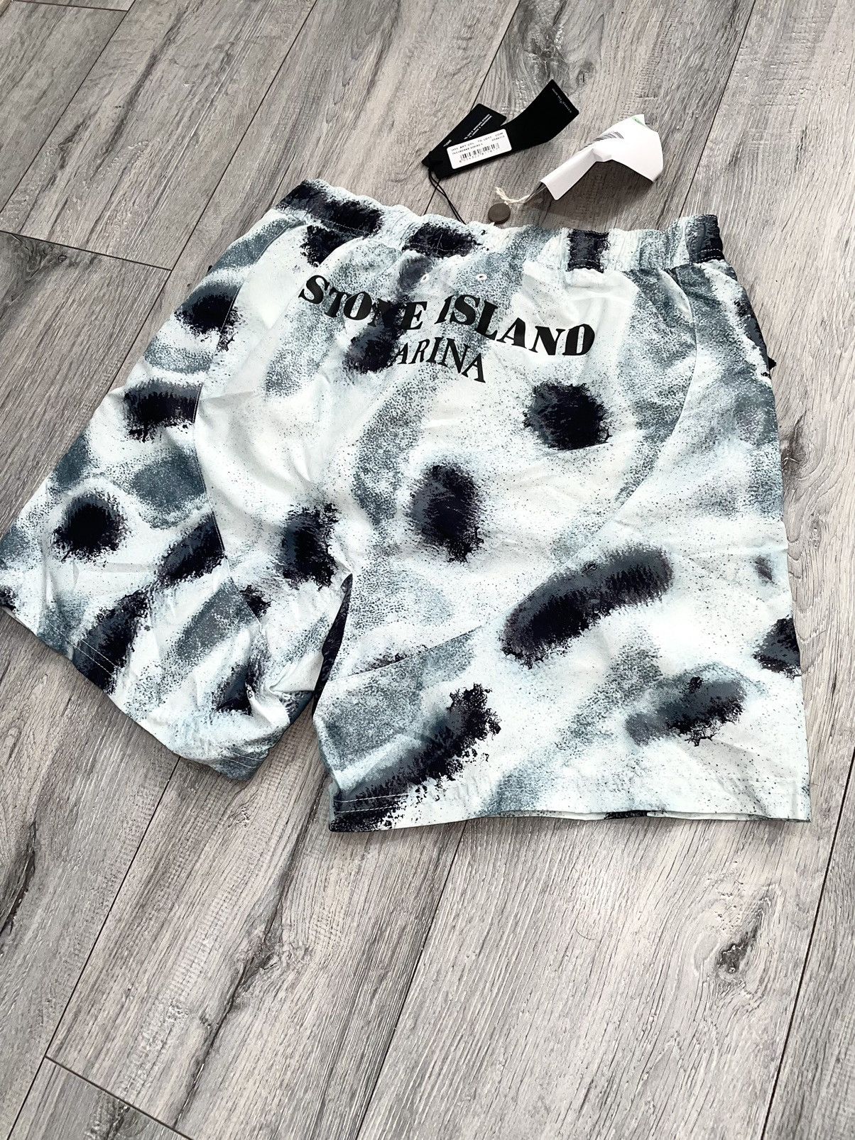 Stone Island Stone island marina reef camo shorts Size US 30 / EU 46 - 2 Thumbnail