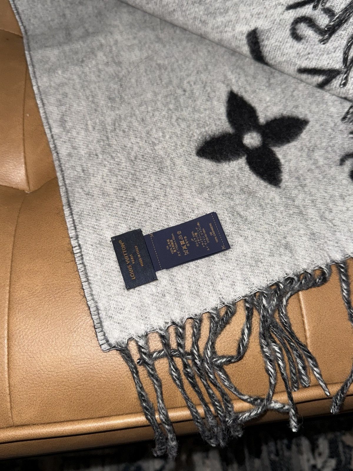 Louis Vuitton Louis vuitton gradient cashmere scarf Size ONE SIZE - 9 Thumbnail