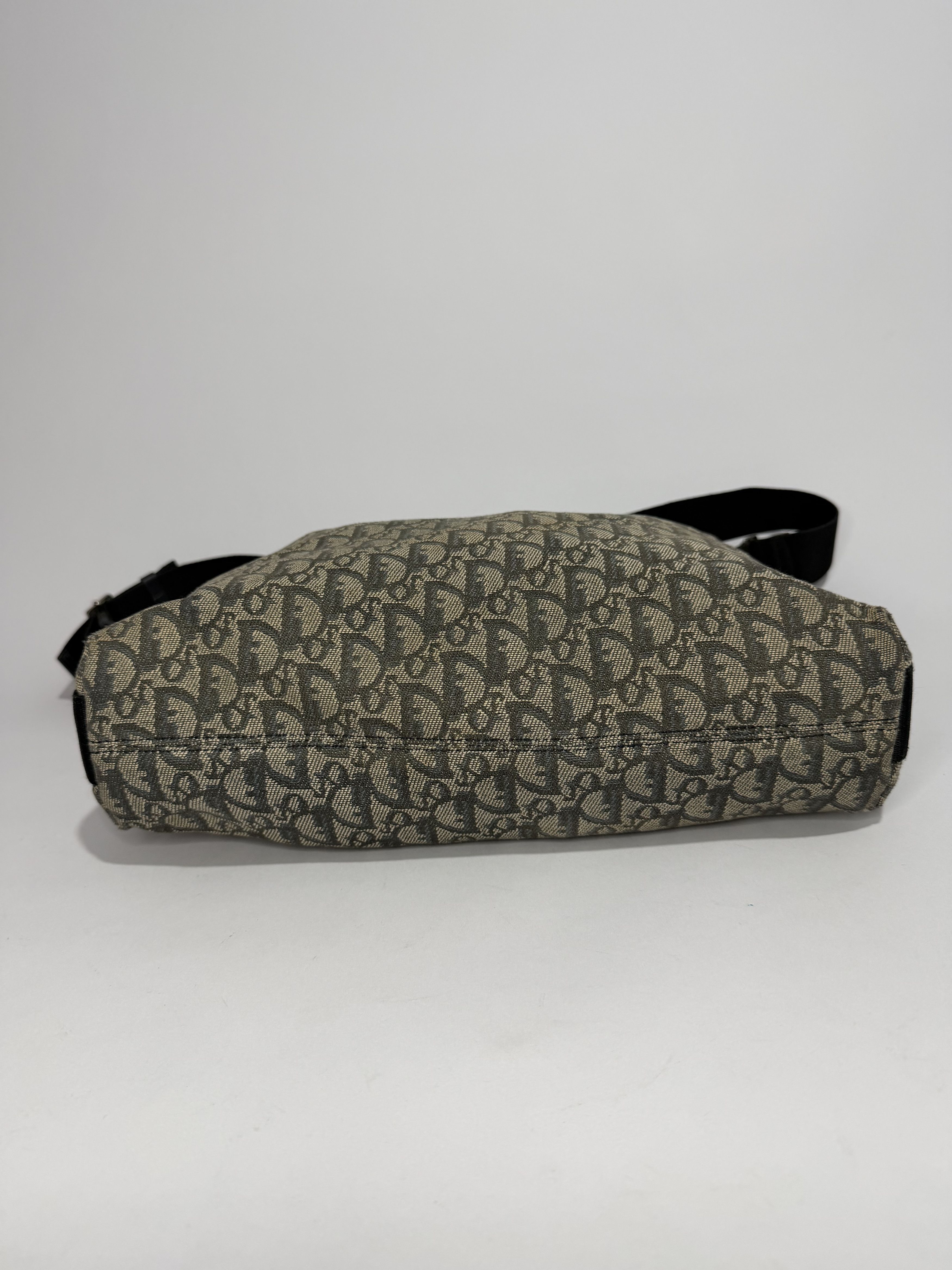 Dior CHRISTIAN DIOR Monogram Messenger Olive Size ONE SIZE - 4 Thumbnail
