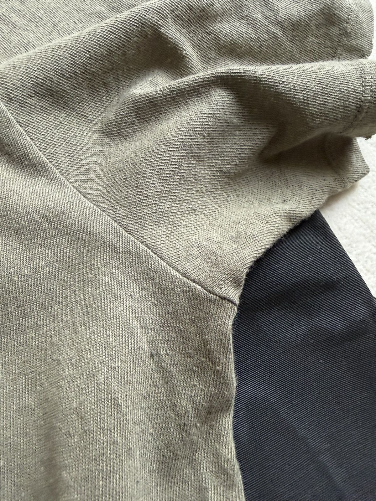 Saint Laurent Paris SS19 Saint Laurent Rive Gauche logo khaki T shirt grail Size US XL / EU 56 / 4 - 18 Thumbnail
