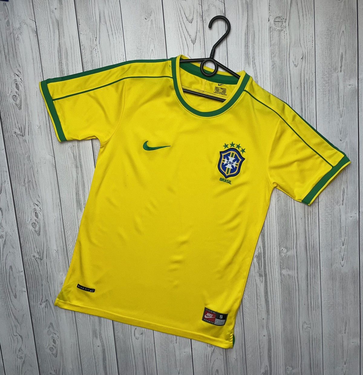 Vintage Vintage Soccer tee yellow Brasil Brazil size S Size US S / EU 44-46 / 1 - 1 Thumbnail
