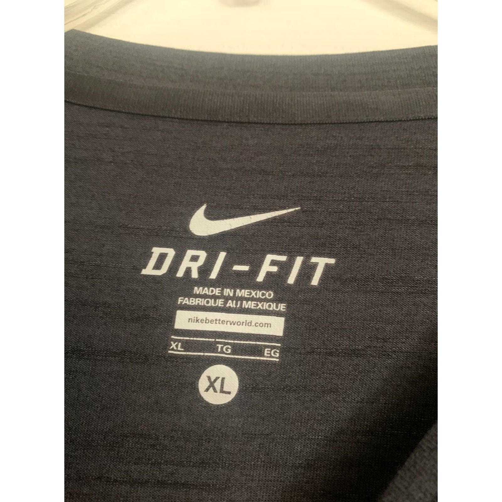 Nike Nike Dri-Fit T-Shirt Short Sleeve Mens XL Dark Gray Athletic Logo Cross Training Running Gym & Training Size US XL / EU 56 / 4 - 4 Thumbnail