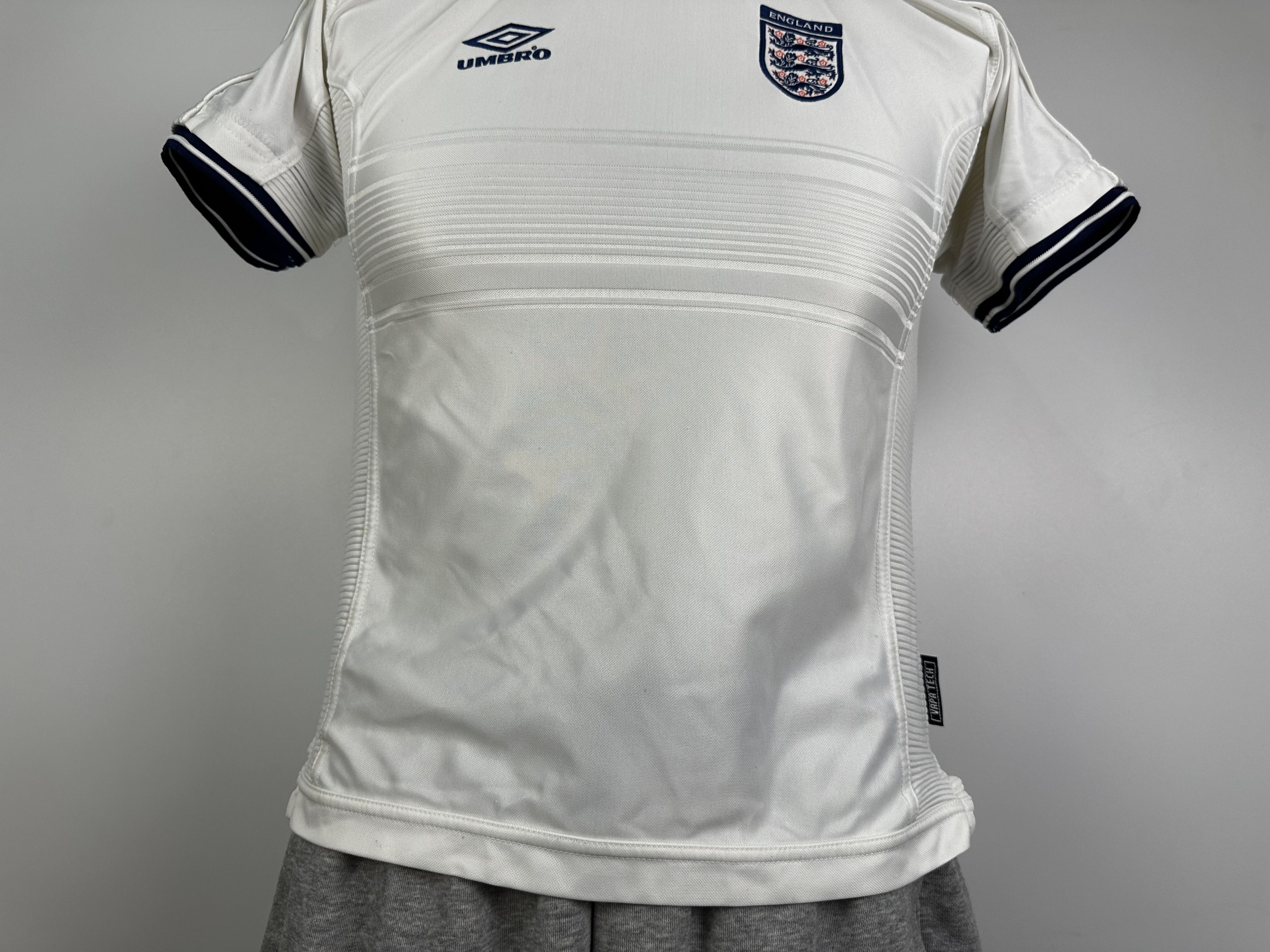 Umbro × Vintage ENGLAND 1999 00 FOOTBALL SHIRT SOCCER JERSEY UMBRO sz YOUTH Size US XS / EU 42 / 0 - 5 Thumbnail