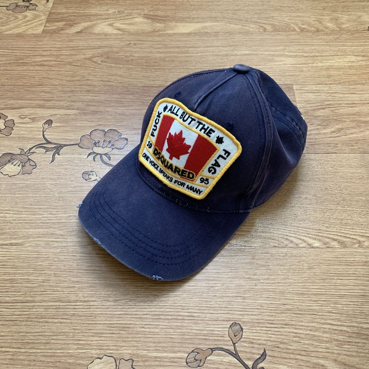 Dsquared2 Dsquared2 Distressed Cap Canadian Flag Icon Baseball Hat Size ONE SIZE - 1 Thumbnail