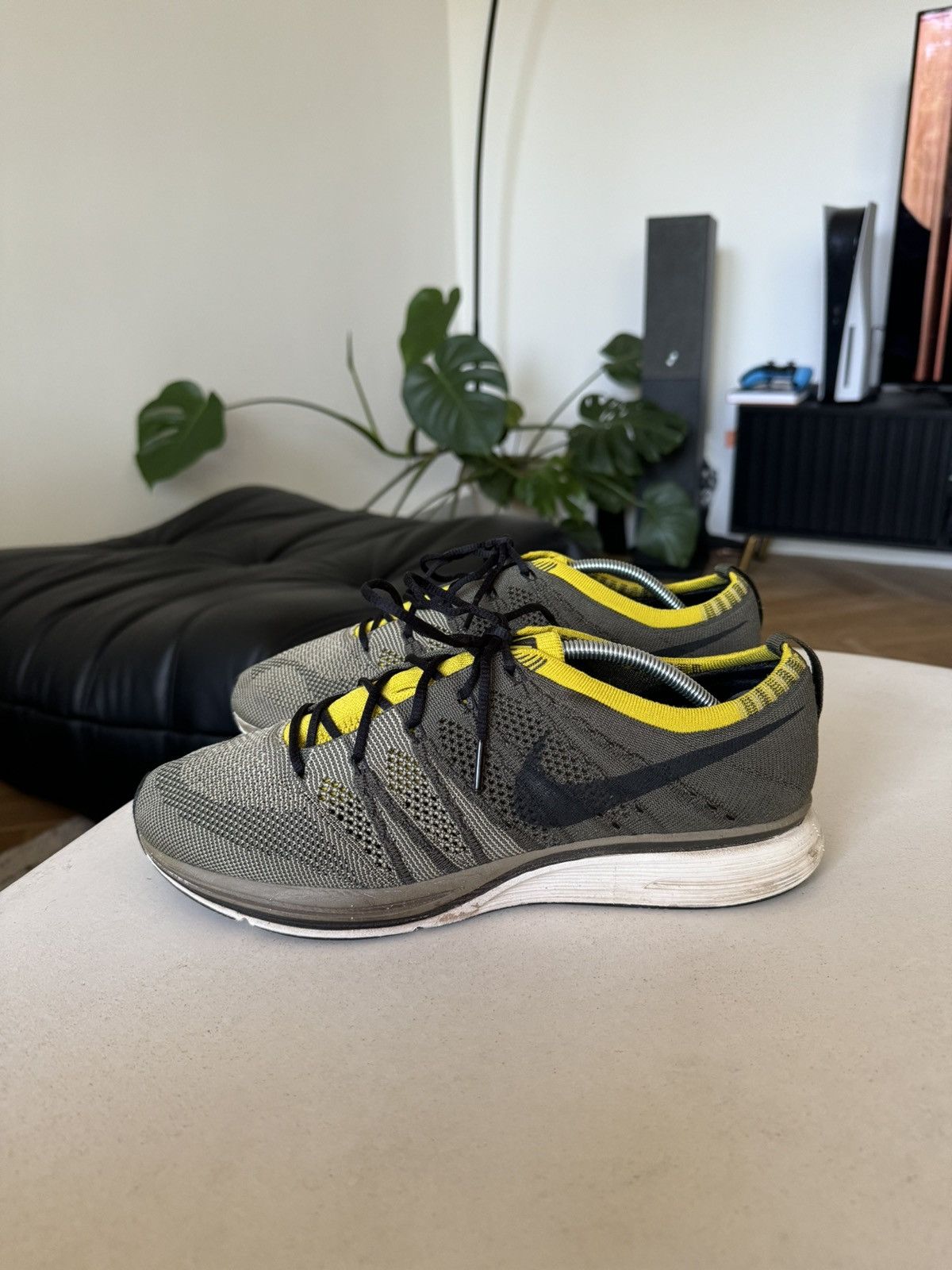 Nike Nike Flyknit Trainer Olive Kanye West YeKnit Og 2018 9US Size US 9 / EU 42 - 4 Thumbnail