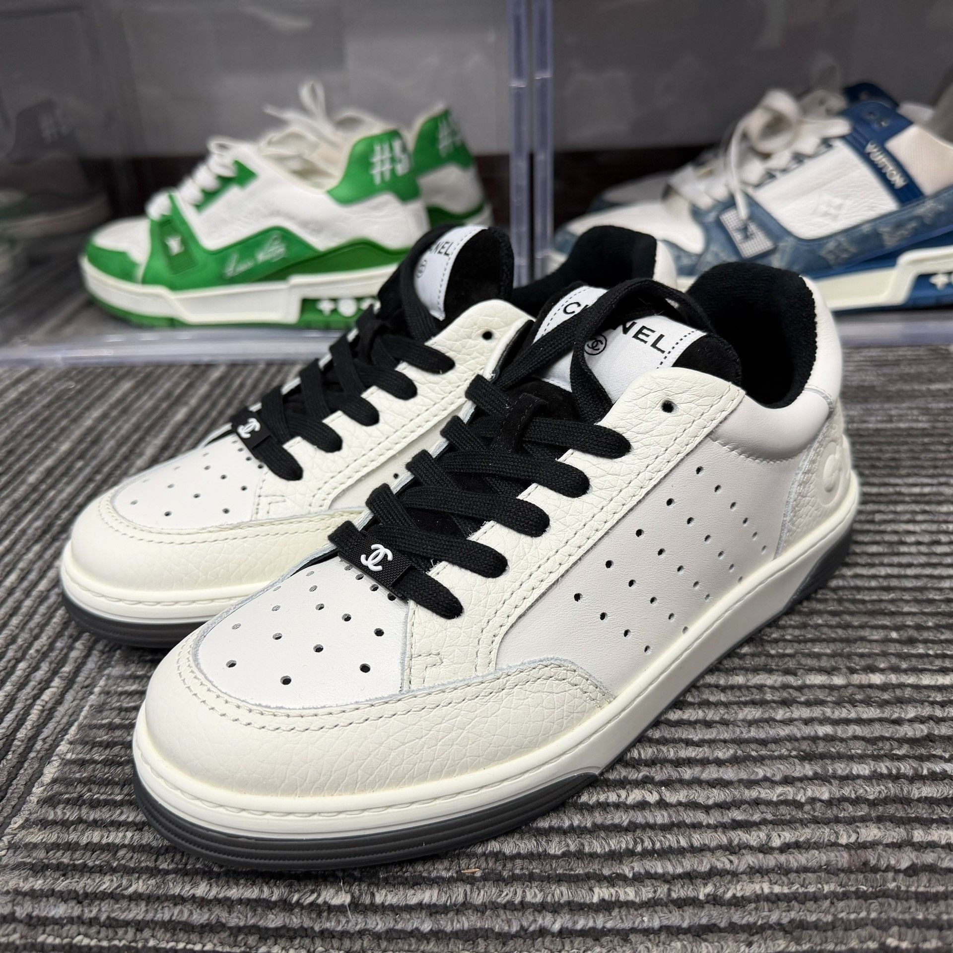 Chanel Chanel Black Lowtop Sneakers us_7 Women Size US 7 / IT 37 - 1 Thumbnail