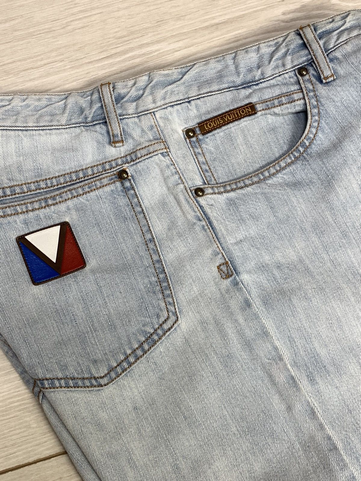 Louis Vuitton LOUIS VUITTON Pants Denim LV Embroidered leather Logo Size US 32 / EU 48 - 2 Thumbnail