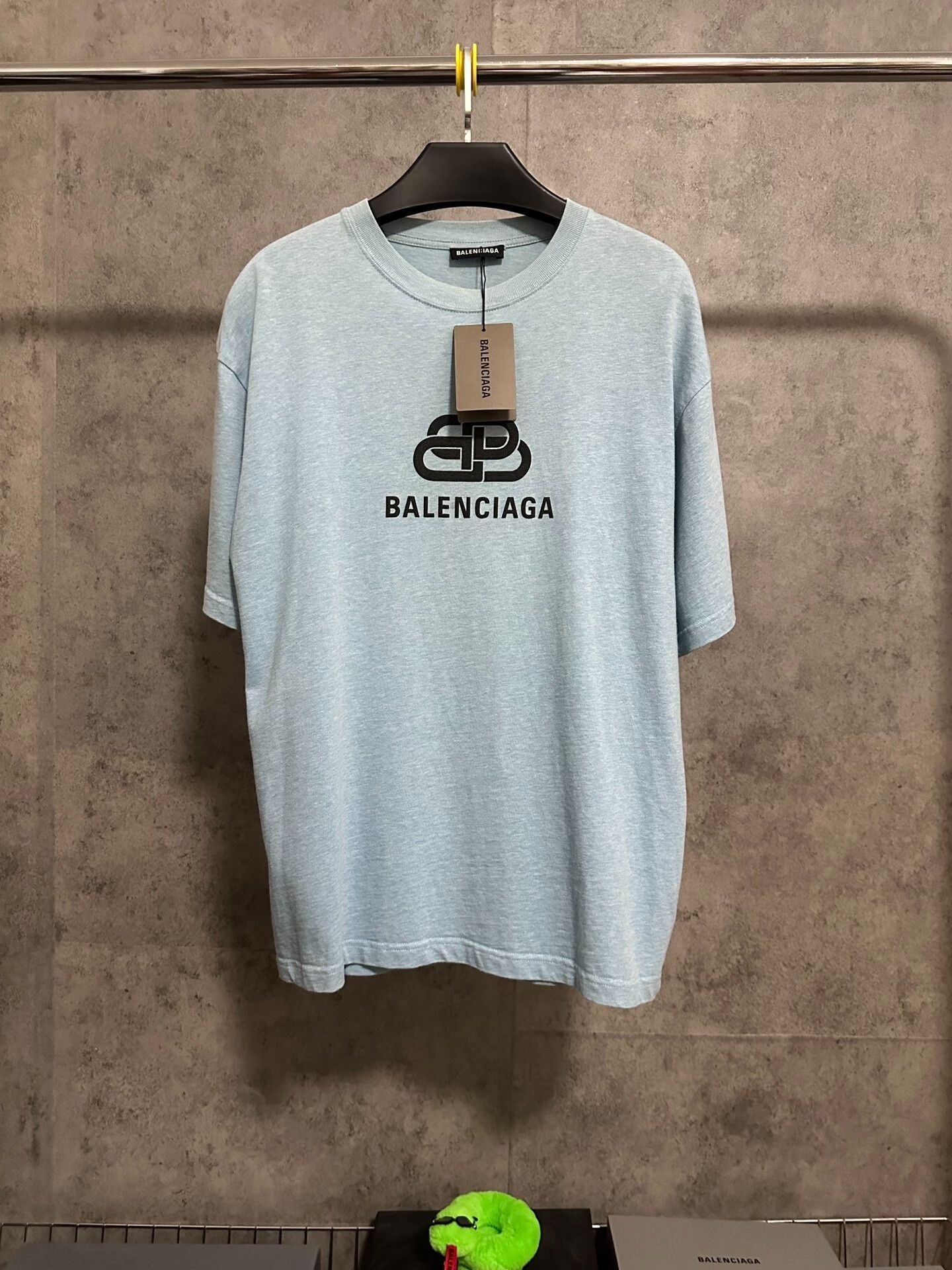 Balenciaga Balenciaga Lock Buckle Logo T-shirt Size US L / EU 52-54 / 3 - 1 Thumbnail